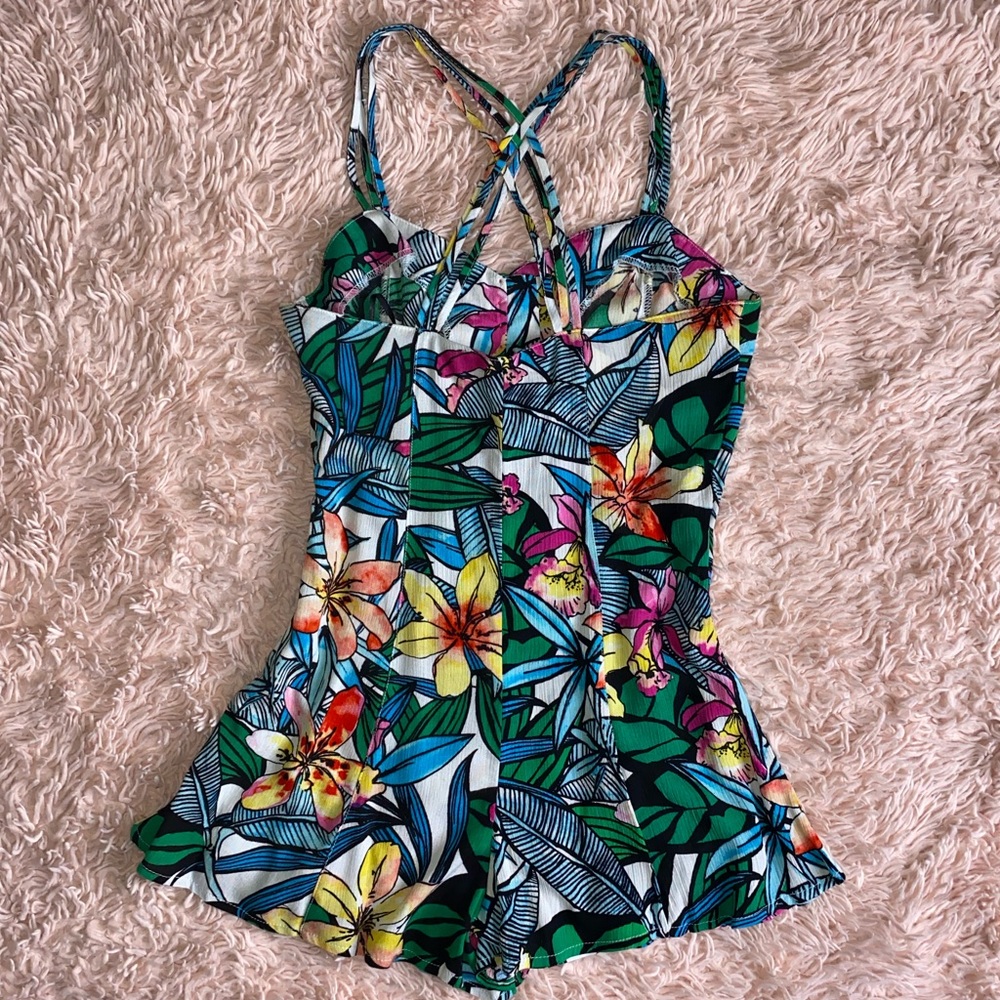Tropical Floral Print Crisscross-Back Cami Romper · Size M · NWT - Picture 4 of 6